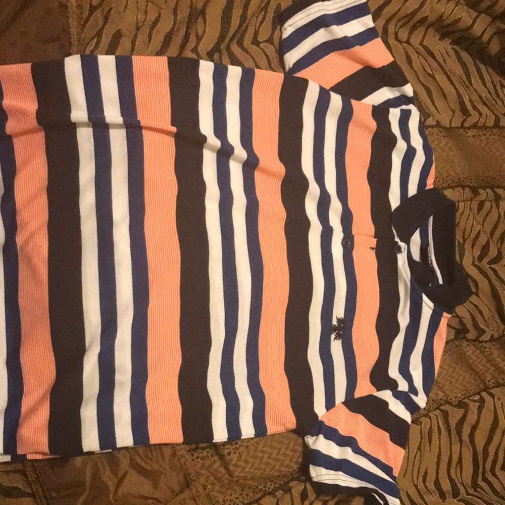 Selling at size L I bought it for a party. This is good for a basic fit or party
